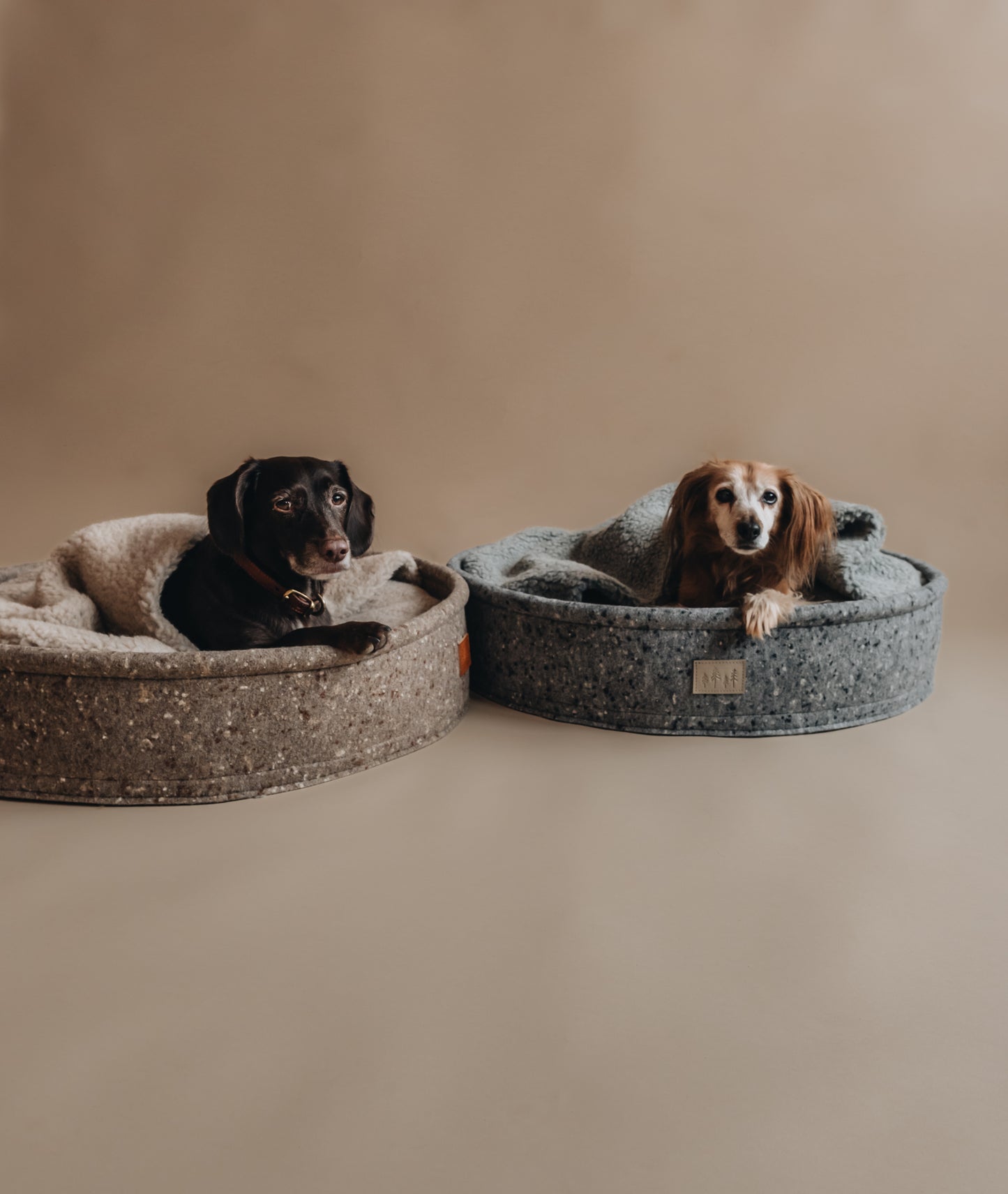 WOOL DOG BED. HAIN