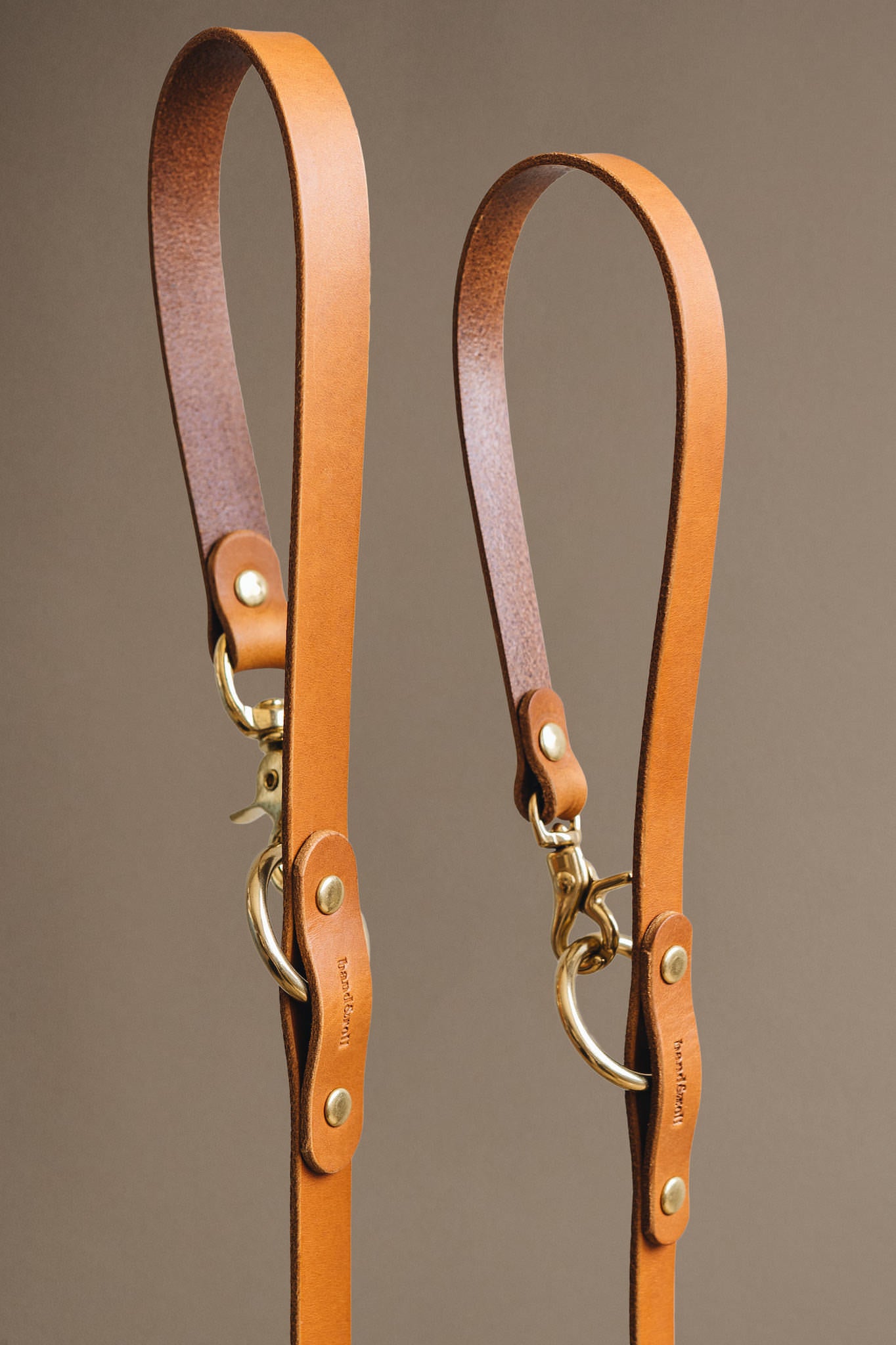 CROSSBODY LEATHER LEASH. LASSO AIR