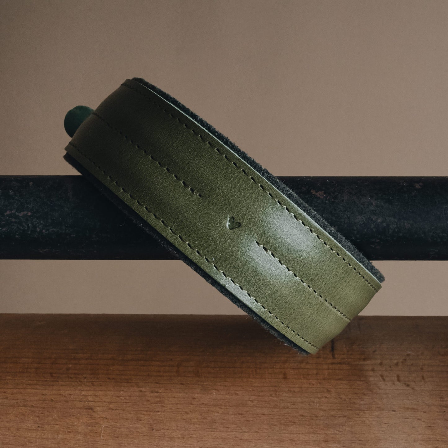 BREITES HUNDEHALSBAND. PINE