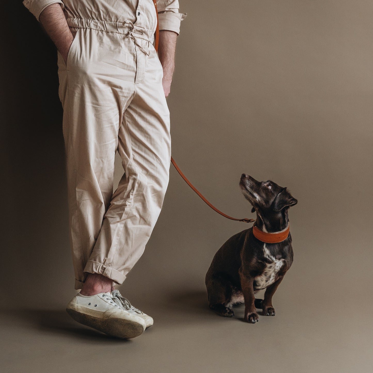 CROSSBODY LEATHER LEASH. LASSO