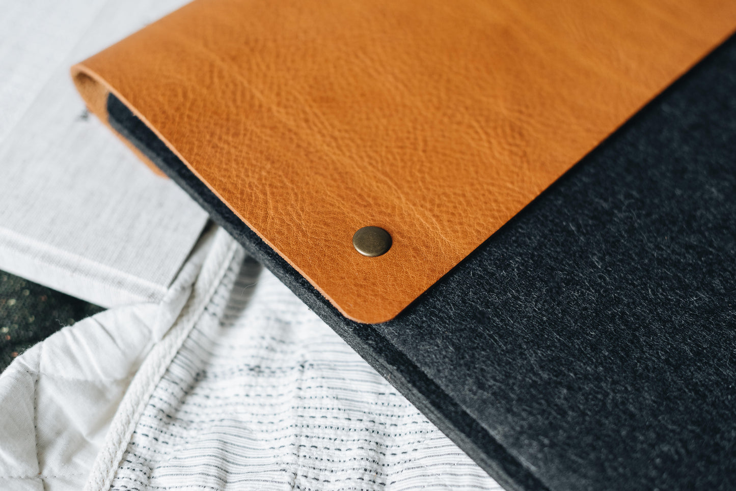 MacBook Case "Courier" - band&roll