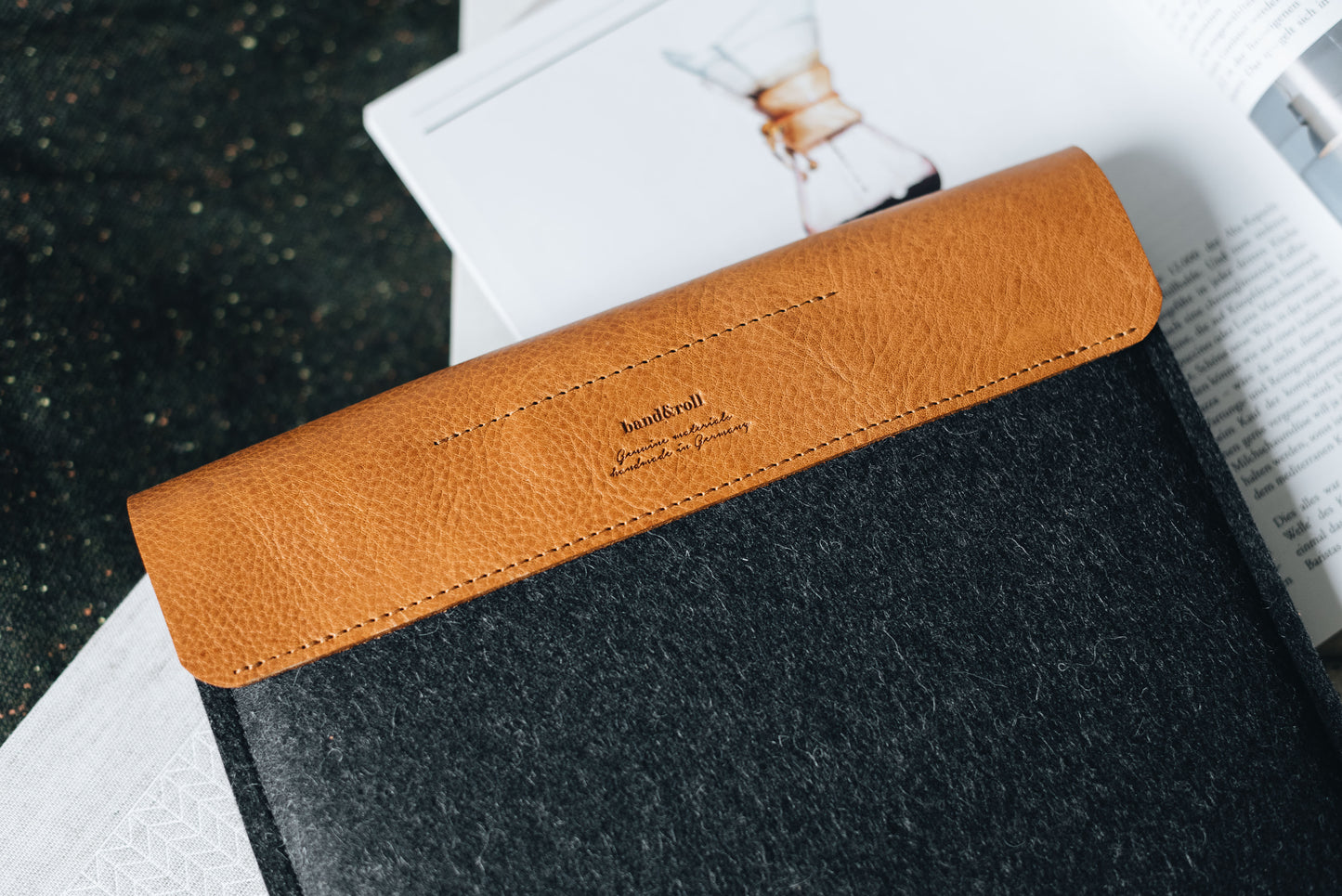 MacBook Case "Courier" - band&roll