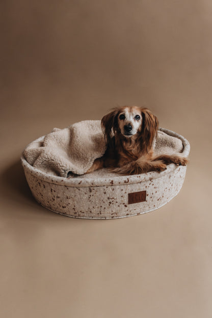 WOOL DOG BED. HAIN
