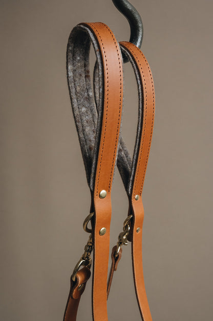 WOOL PADDED SHORT LEATHER LEASH. HITCH