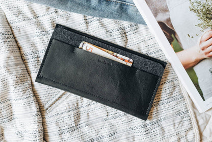 Phone wallet "Carrier" - band&roll