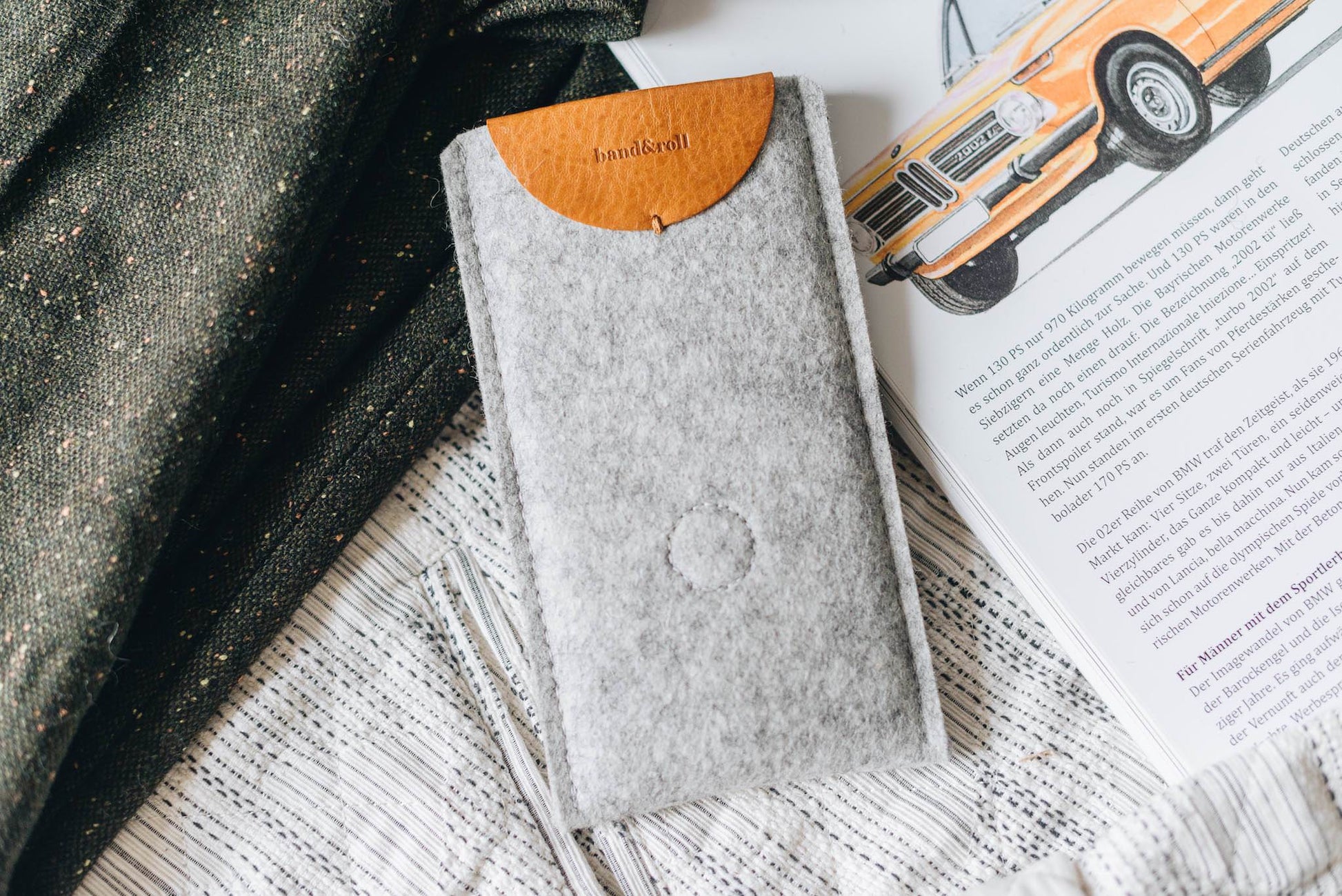 Pull-out phone case "Knot" - band&roll